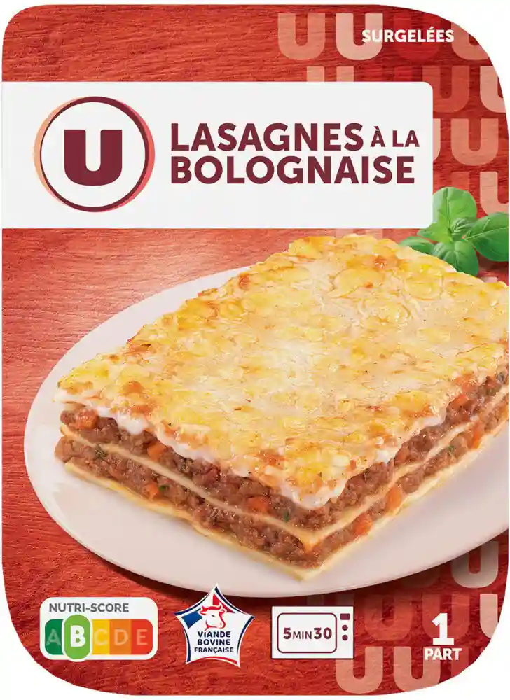 Lasagne bolognese with basil U